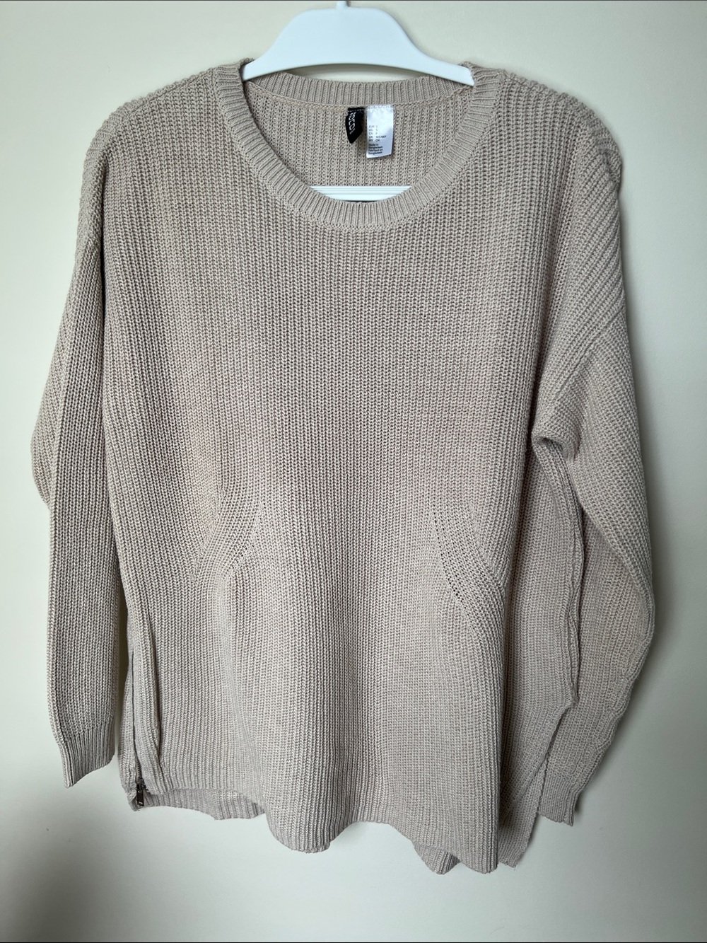 H&M Women's Crewneck Sweater in Light Beige